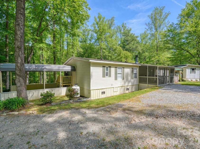 123 Little Rock Way, Mill Spring, NC 28756.  MLS# CAR4375558, YatesRealty ID 19634. 