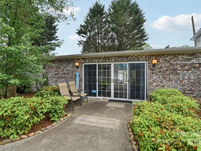 142 Justice Street, Fletcher, NC 28732.  MLS# CAR4234693, YatesRealty ID 19634. Convenient separate entrance to the main level