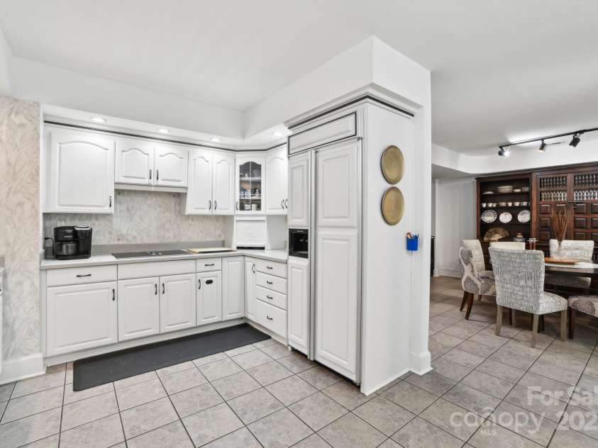 142 Justice Street, Fletcher, NC 28732.  MLS# CAR4234693, YatesRealty ID 19634. Wonderful open layout for a seamless flow