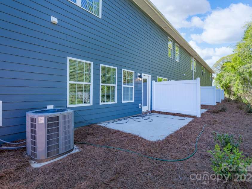 4045 Port Richmond Avenue, Gastonia, NC 28056.  MLS# CAR4258356, YatesRealty ID 19635. 