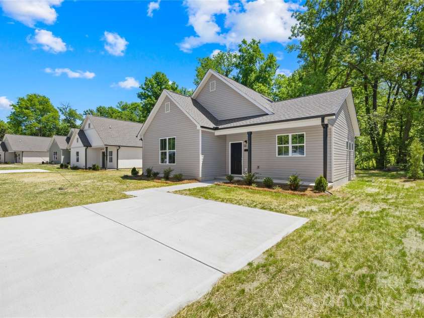 731 Clarinda Street, Rock Hill, SC 29730.  MLS# CAR4373156, YatesRealty ID 19635. 
