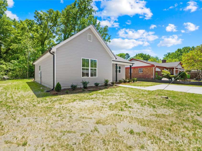 731 Clarinda Street, Rock Hill, SC 29730.  MLS# CAR4373156, YatesRealty ID 19635. 