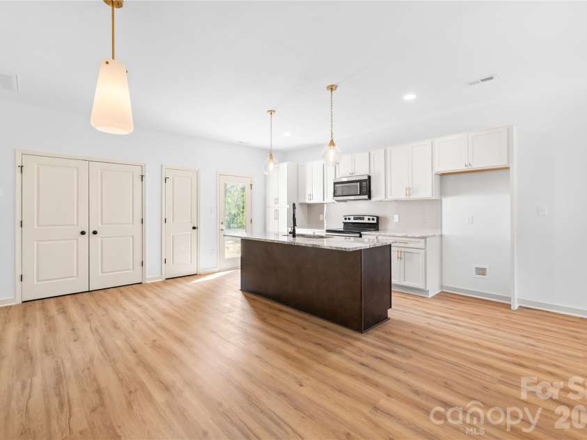 717 Clarinda Street, Rock Hill, SC 29730.  MLS# CAR4361327, YatesRealty ID 19636. 