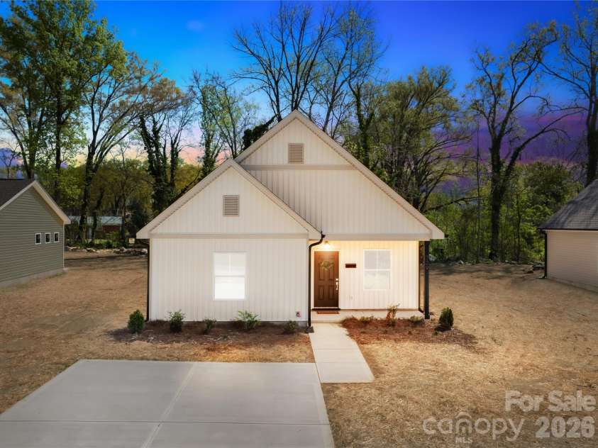 729 Clarinda Street, Rock Hill, SC 29730.  MLS# CAR4361389, YatesRealty ID 19637. 