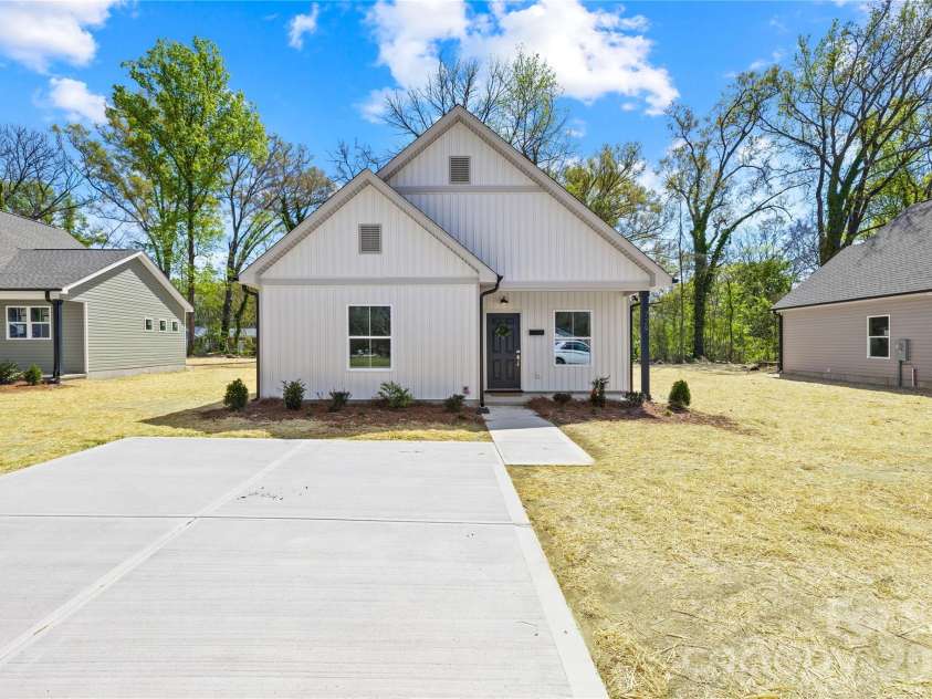 729 Clarinda Street, Rock Hill, SC 29730.  MLS# CAR4361389, YatesRealty ID 19637. 