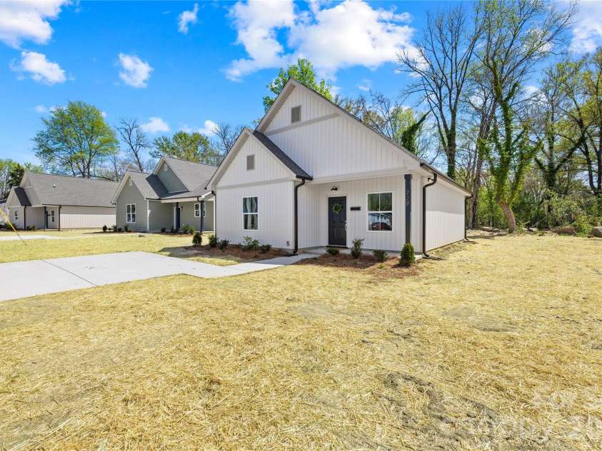 729 Clarinda Street, Rock Hill, SC 29730.  MLS# CAR4361389, YatesRealty ID 19637. 