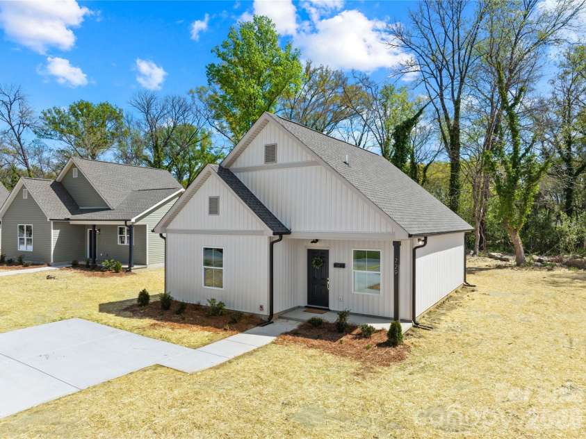 729 Clarinda Street, Rock Hill, SC 29730.  MLS# CAR4361389, YatesRealty ID 19637. 