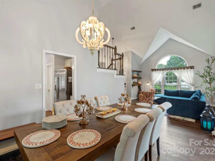 8605 Tamarron Drive, Charlotte, NC 28277.  MLS# CAR4292397, YatesRealty ID 19637. 