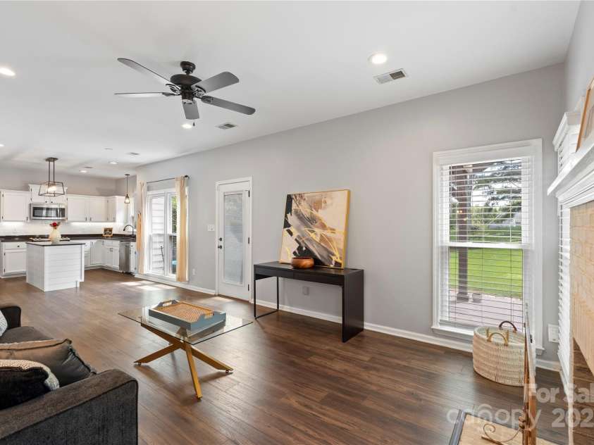 8605 Tamarron Drive, Charlotte, NC 28277.  MLS# CAR4292397, YatesRealty ID 19637. 