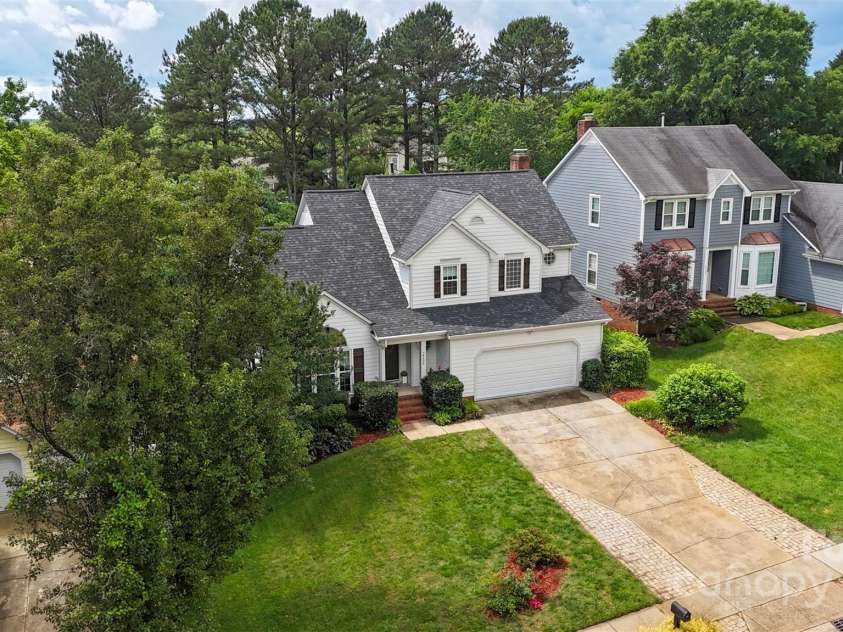 8605 Tamarron Drive, Charlotte, NC 28277.  MLS# CAR4292397, YatesRealty ID 19637. 