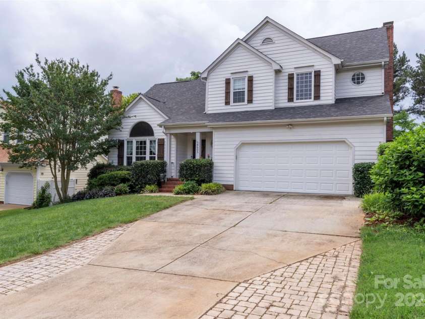 8605 Tamarron Drive, Charlotte, NC 28277.  MLS# CAR4292397, YatesRealty ID 19637. 