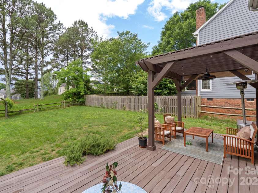 8605 Tamarron Drive, Charlotte, NC 28277.  MLS# CAR4292397, YatesRealty ID 19637. 