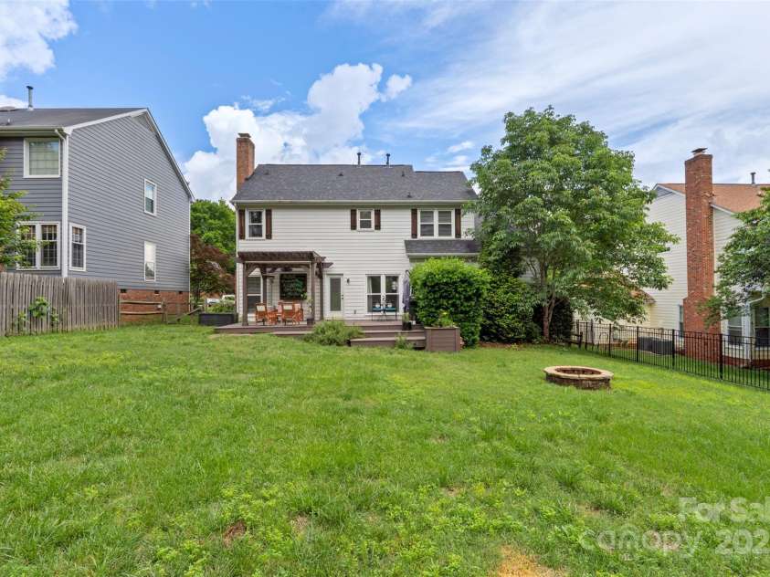 8605 Tamarron Drive, Charlotte, NC 28277.  MLS# CAR4292397, YatesRealty ID 19637. 