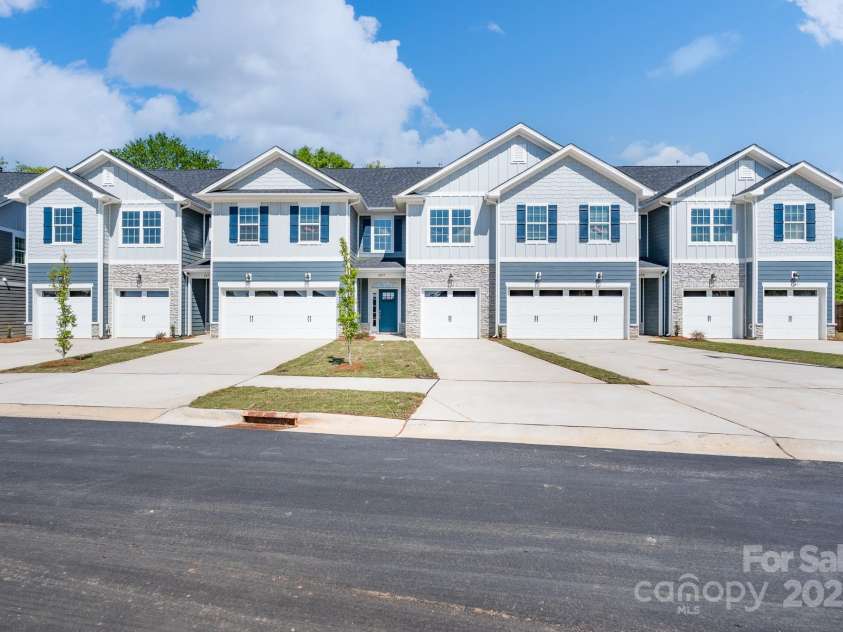 4037 Port Richmond Avenue, Gastonia, NC 28056.  MLS# CAR4259875, YatesRealty ID 19638. 