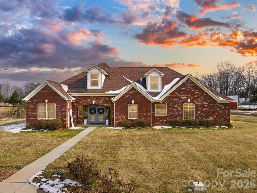 210 florham Drive, Dallas, NC 28034.  MLS# CAR4341829, YatesRealty ID 1964. 
