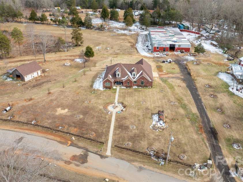 210 florham Drive, Dallas, NC 28034.  MLS# CAR4341829, YatesRealty ID 1964. 