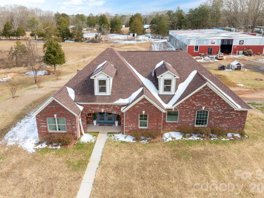 210 florham Drive, Dallas, NC 28034.  MLS# CAR4341829, YatesRealty ID 1964. 