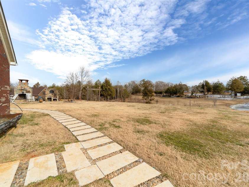 210 florham Drive, Dallas, NC 28034.  MLS# CAR4341829, YatesRealty ID 1964. 