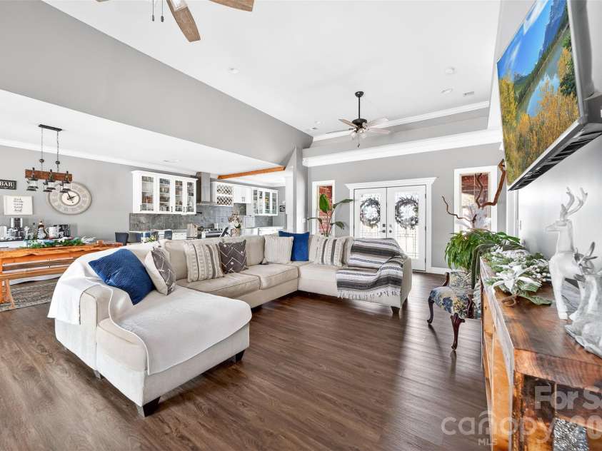 210 florham Drive, Dallas, NC 28034.  MLS# CAR4341829, YatesRealty ID 1964. 