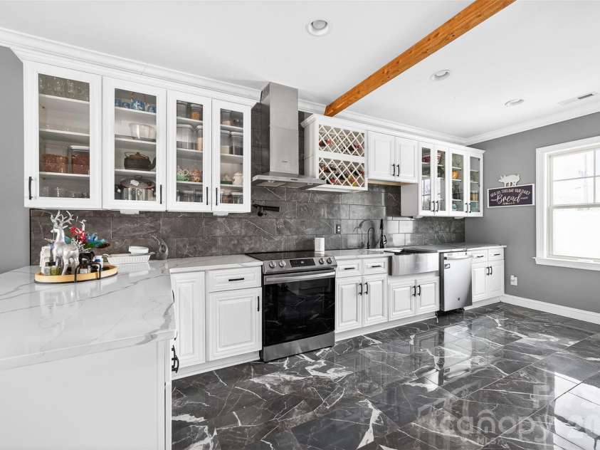 210 florham Drive, Dallas, NC 28034.  MLS# CAR4341829, YatesRealty ID 1964. 
