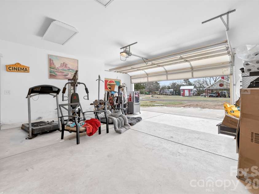 210 florham Drive, Dallas, NC 28034.  MLS# CAR4341829, YatesRealty ID 1964. 