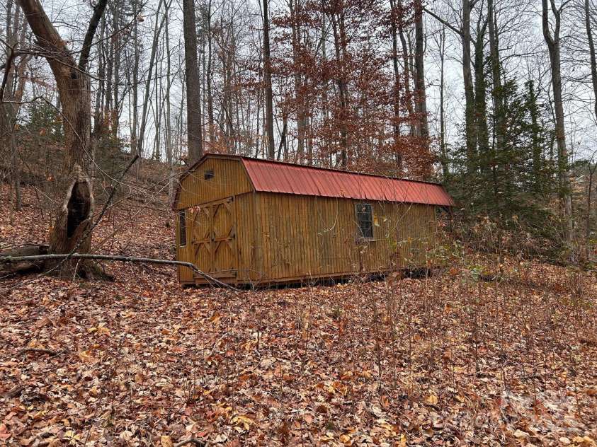 629 Vineyard Road, Tryon, NC 28782.  MLS# CAR4325093, YatesRealty ID 1964. 