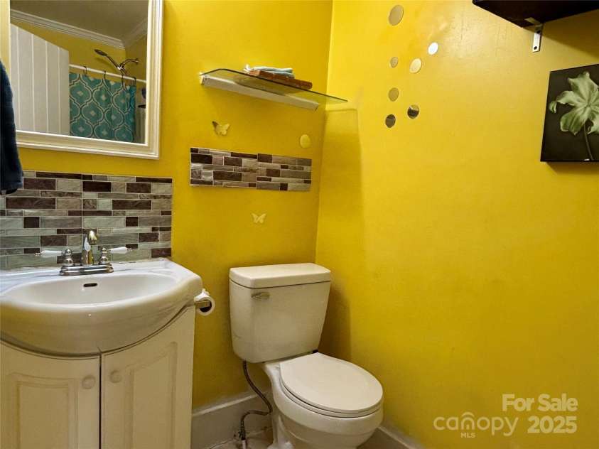 629 Vineyard Road, Tryon, NC 28782.  MLS# CAR4325093, YatesRealty ID 1964. 