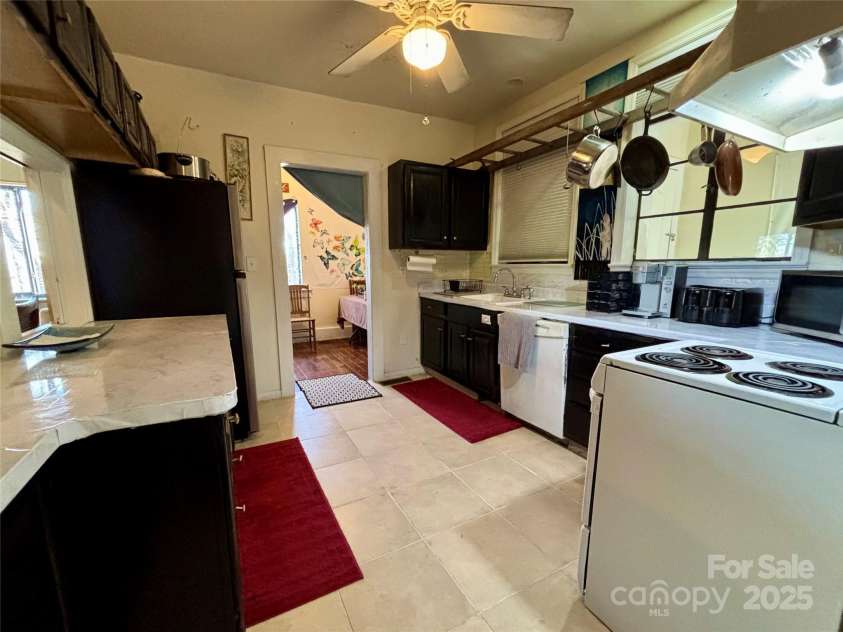 629 Vineyard Road, Tryon, NC 28782.  MLS# CAR4325093, YatesRealty ID 1964. Kitchen