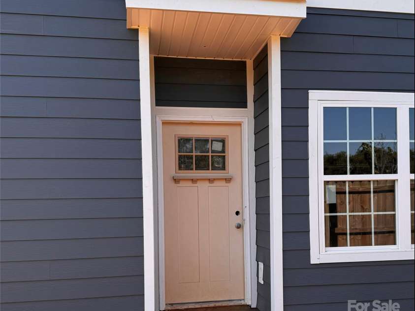 4029 Port Richmond Avenue, Gastonia, NC 28056.  MLS# CAR4259884, YatesRealty ID 19640. End unit entry Model 1815