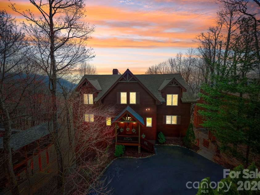 277 Kestrel Court, Sapphire, NC 28774.  MLS# CAR4362703, YatesRealty ID 19641. 