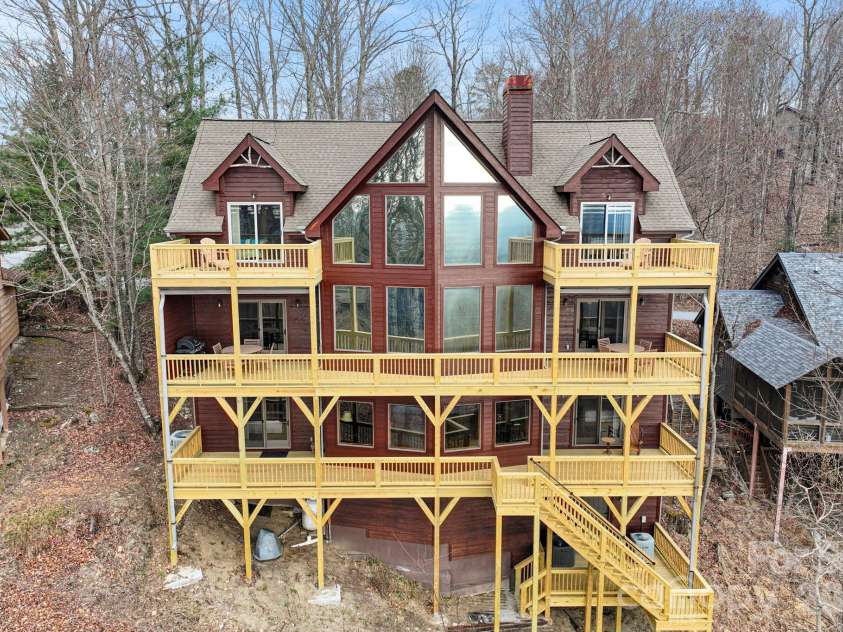 277 Kestrel Court, Sapphire, NC 28774.  MLS# CAR4362703, YatesRealty ID 19641. 