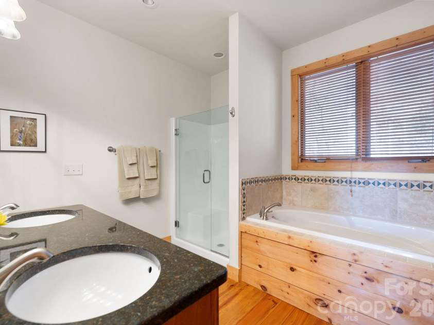 277 Kestrel Court, Sapphire, NC 28774.  MLS# CAR4362703, YatesRealty ID 19641. Primary Bathroom