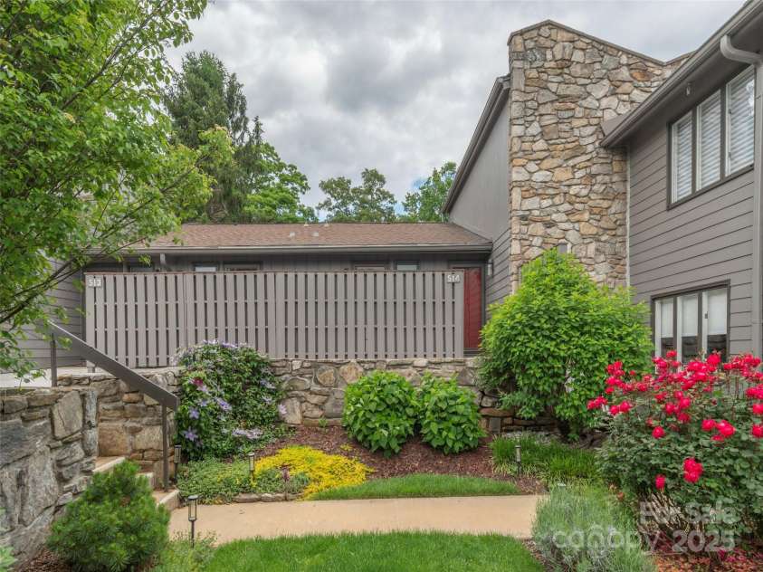 514 Crowfields Lane, Asheville, NC 28803.  MLS# CAR4289943, YatesRealty ID 19641. 