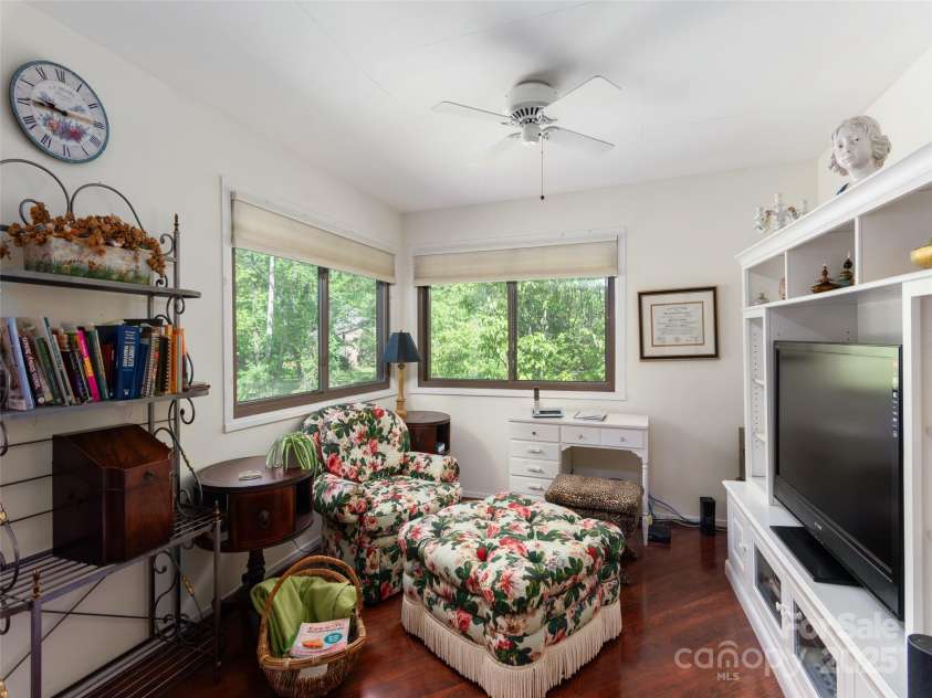 514 Crowfields Lane, Asheville, NC 28803.  MLS# CAR4289943, YatesRealty ID 19641. 