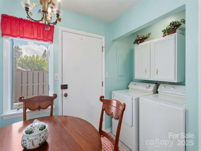 514 Crowfields Lane, Asheville, NC 28803.  MLS# CAR4289943, YatesRealty ID 19641. 