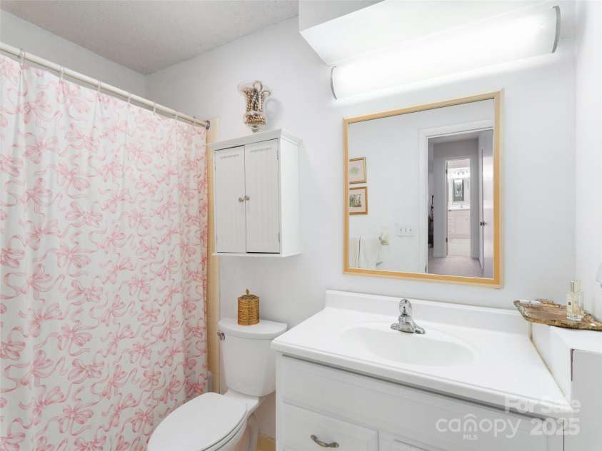 514 Crowfields Lane, Asheville, NC 28803.  MLS# CAR4289943, YatesRealty ID 19641. 