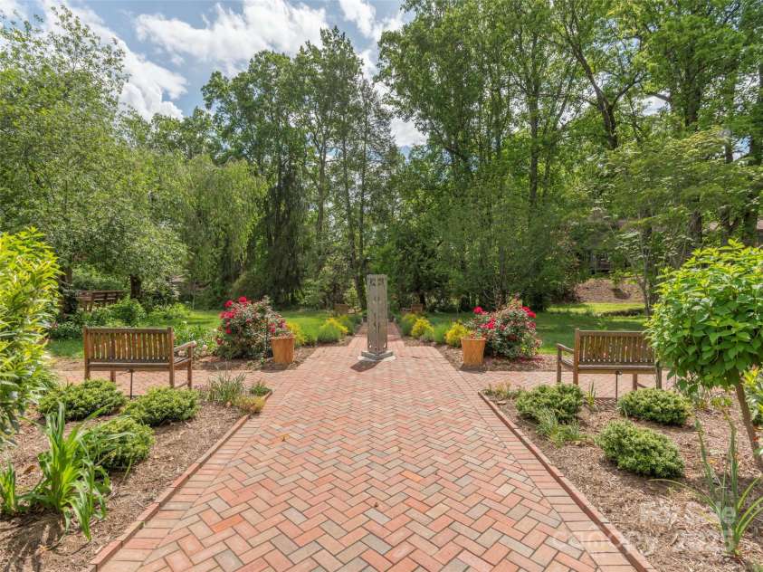 514 Crowfields Lane, Asheville, NC 28803.  MLS# CAR4289943, YatesRealty ID 19641. 