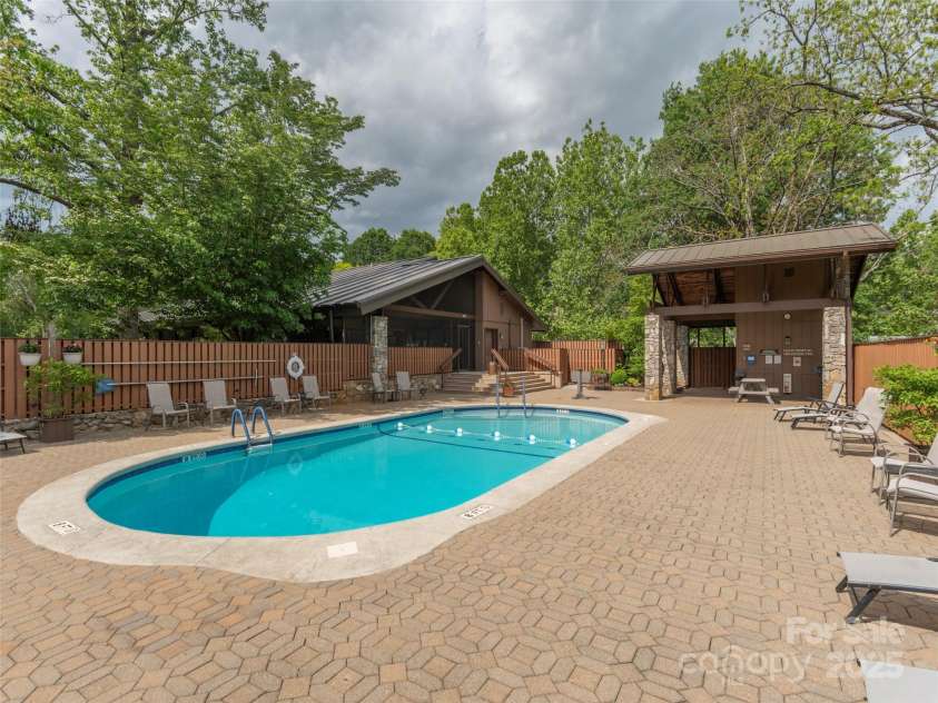 514 Crowfields Lane, Asheville, NC 28803.  MLS# CAR4289943, YatesRealty ID 19641. 