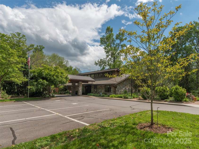 514 Crowfields Lane, Asheville, NC 28803.  MLS# CAR4289943, YatesRealty ID 19641. 