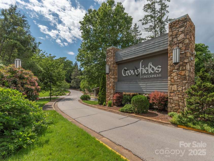 514 Crowfields Lane, Asheville, NC 28803.  MLS# CAR4289943, YatesRealty ID 19641. 