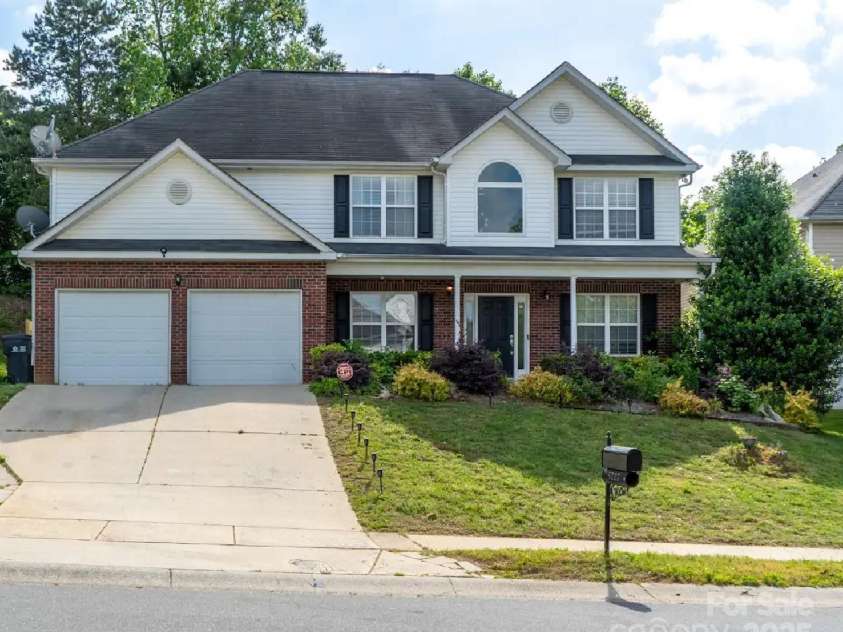 5227 Eagle Creek Drive, Charlotte, NC 28269.  MLS# CAR4260601, YatesRealty ID 19642. 
