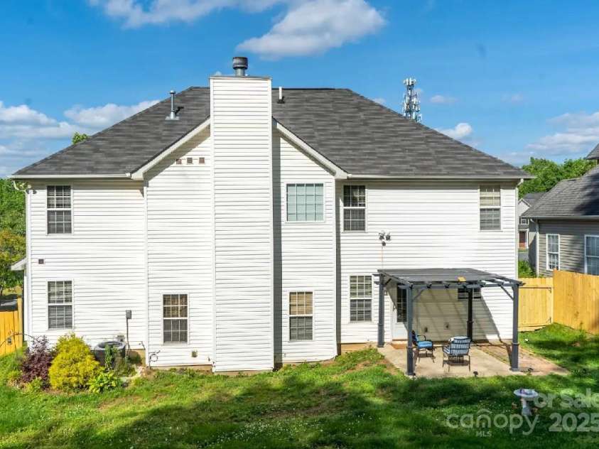 5227 Eagle Creek Drive, Charlotte, NC 28269.  MLS# CAR4260601, YatesRealty ID 19642. 