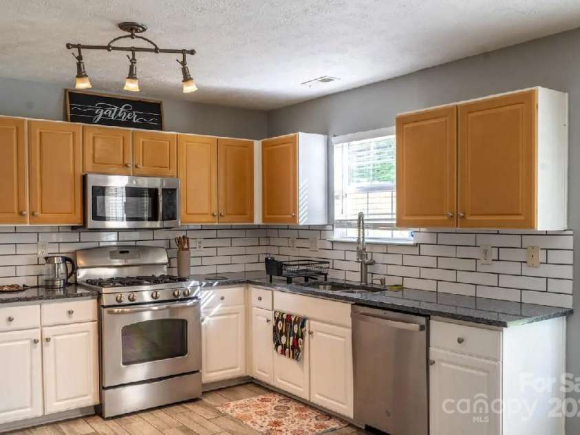 5227 Eagle Creek Drive, Charlotte, NC 28269.  MLS# CAR4260601, YatesRealty ID 19642. 