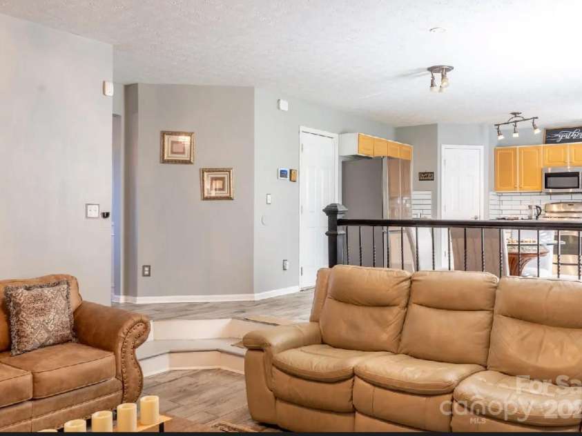 5227 Eagle Creek Drive, Charlotte, NC 28269.  MLS# CAR4260601, YatesRealty ID 19642. 