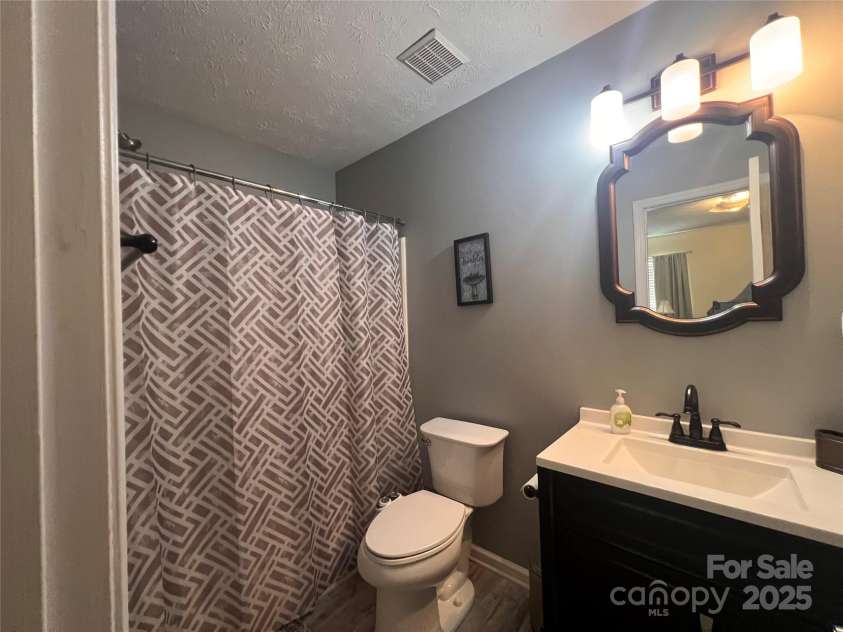 5227 Eagle Creek Drive, Charlotte, NC 28269.  MLS# CAR4260601, YatesRealty ID 19642. 