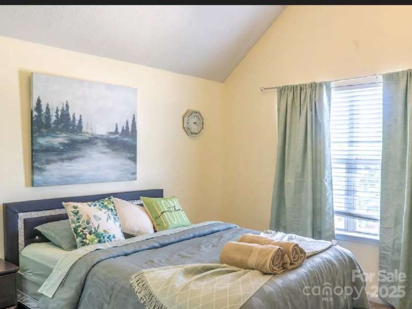 5227 Eagle Creek Drive, Charlotte, NC 28269.  MLS# CAR4260601, YatesRealty ID 19642. 