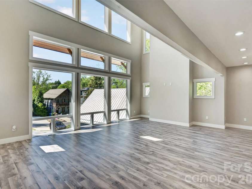 98 Downing Street, Asheville, NC 28806.  MLS# CAR4373230, YatesRealty ID 19642. 