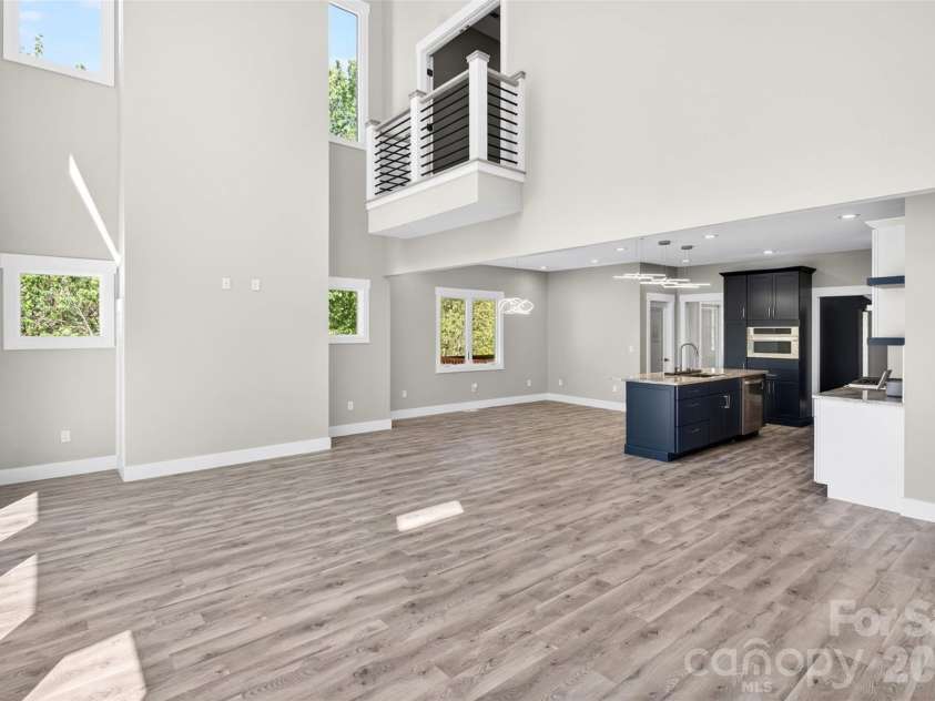 98 Downing Street, Asheville, NC 28806.  MLS# CAR4373230, YatesRealty ID 19642. 