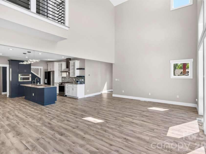 98 Downing Street, Asheville, NC 28806.  MLS# CAR4373230, YatesRealty ID 19642. 