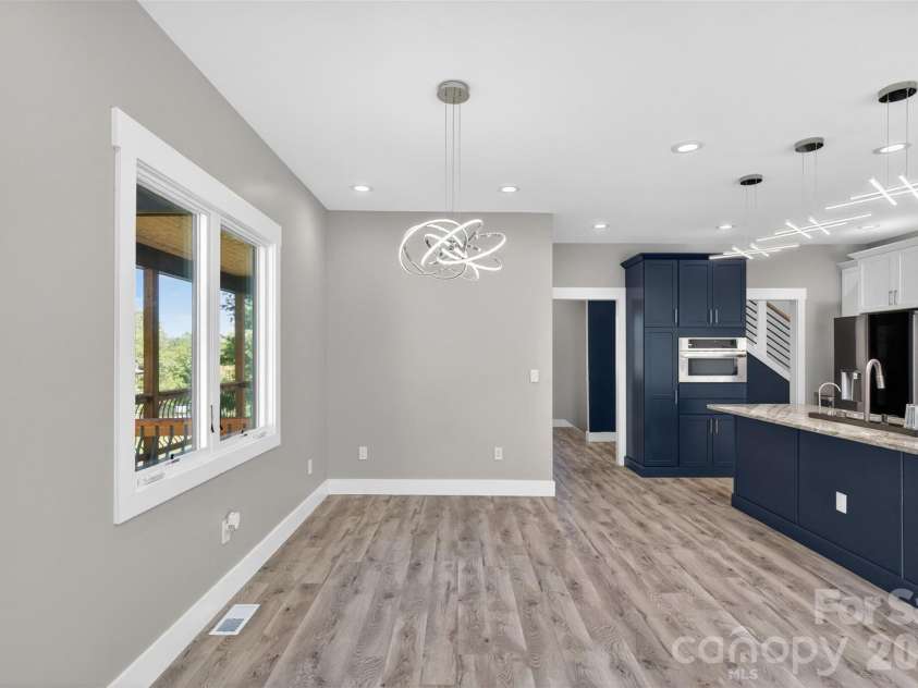 98 Downing Street, Asheville, NC 28806.  MLS# CAR4373230, YatesRealty ID 19642. 